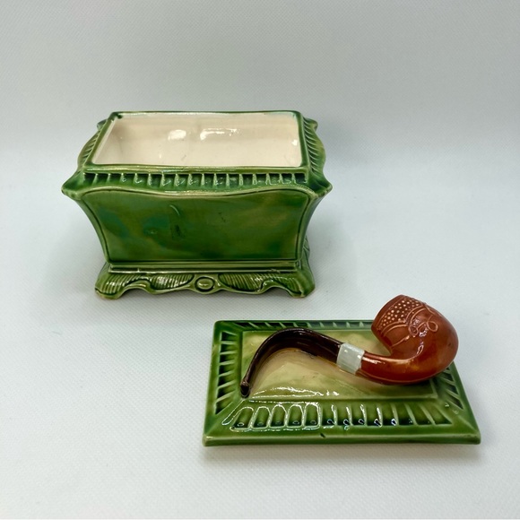Antique Majolica Humidor Box and Majolica Book: Humidor is Featured on page 62 - Picture 6 of 11